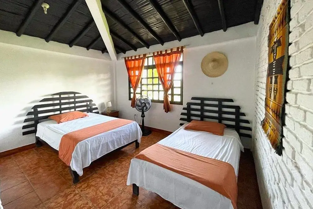 Mango Room — photo 2, Sundown Beach Hotel, Canoa, Ecuador
