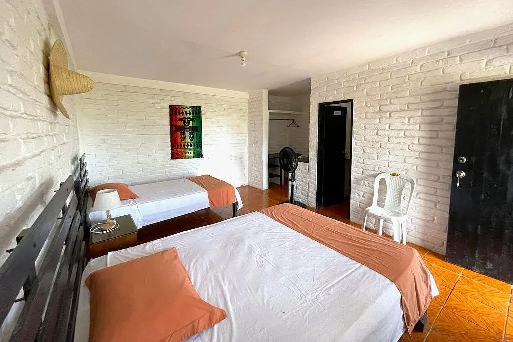 Papaya Room — photo 2, Sundown Beach Hotel, Canoa, Ecuador